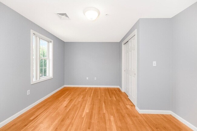 Building Photo - 1005 Trapelo Rd