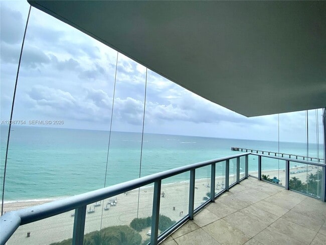 Building Photo - 17001 Collins Ave