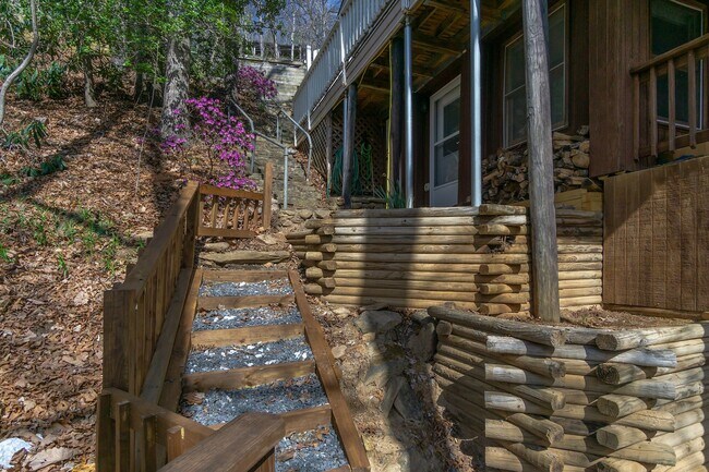 Building Photo - Montreat Rental-Lower Level Apartment! **Utilites included!