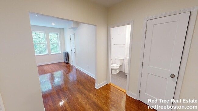 Primary Photo - 123 Sutherland Rd