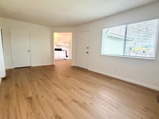 Building Photo - 814 Aspen Dr