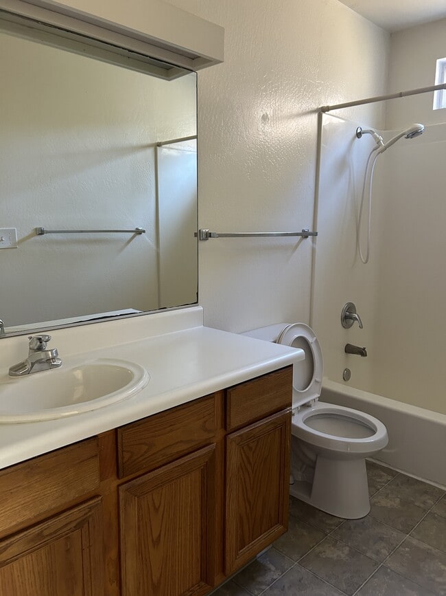 Building Photo - 126 Walti St