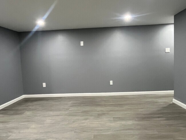 Building Photo - 268 Wavecrest Dr