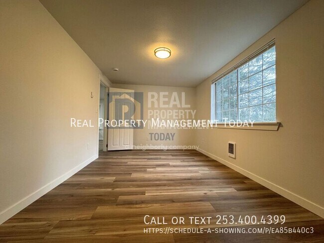 Building Photo - 3316 46th St E