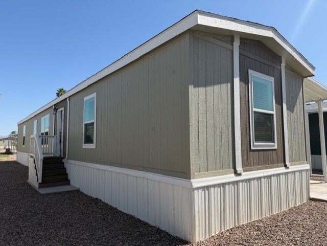 Building Photo - 2060 N Center St