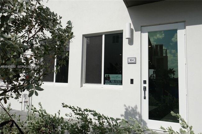 Building Photo - 6416 NW 102nd Ct