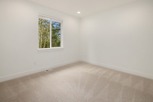Building Photo - 7967 112th Ln SE