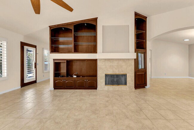 Building Photo - 79886 Dandelion Dr