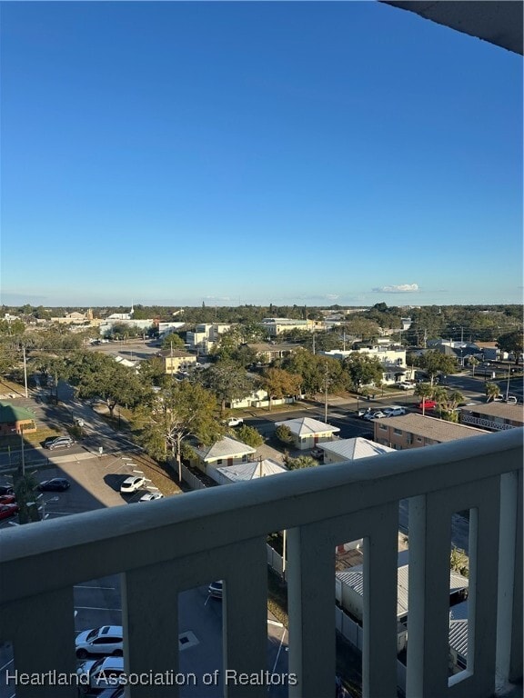 Building Photo - 2131 Lakeview Dr