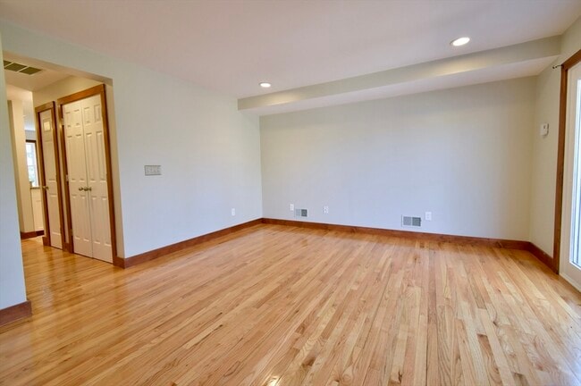Building Photo - 39A Bellis Cir