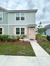 Building Photo - NEWER BUILD, SPACIOUS 3 Bedroom, 2 Bath To...