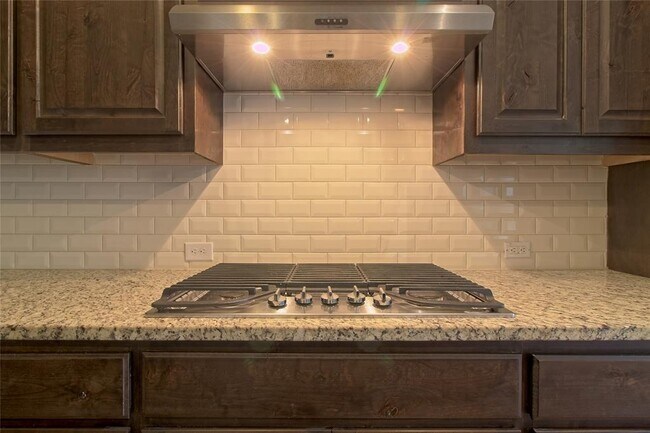 Building Photo - 2700 Madelena Ct