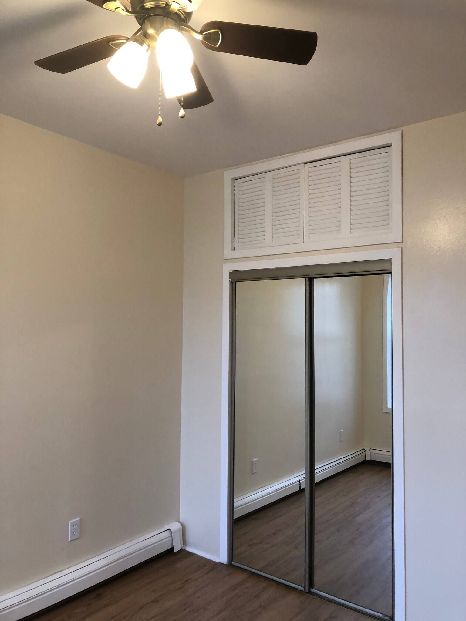 Building Photo - 214 48th St