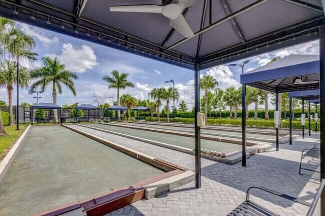 Building Photo - 11583 SW Oceanfront Ct
