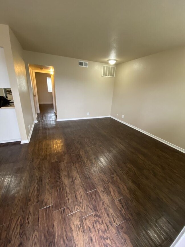 Building Photo - 6760 Calmont Ave
