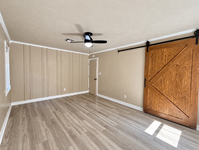 Building Photo - Charming 2 Bed 1 Bath