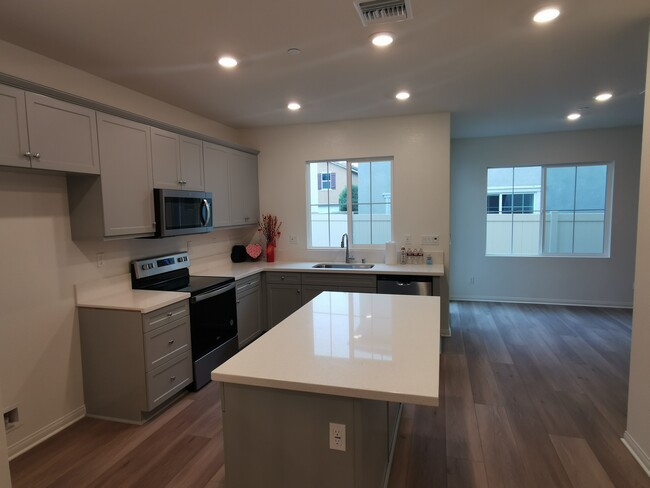 Building Photo - 16063 Tanzinite Ln