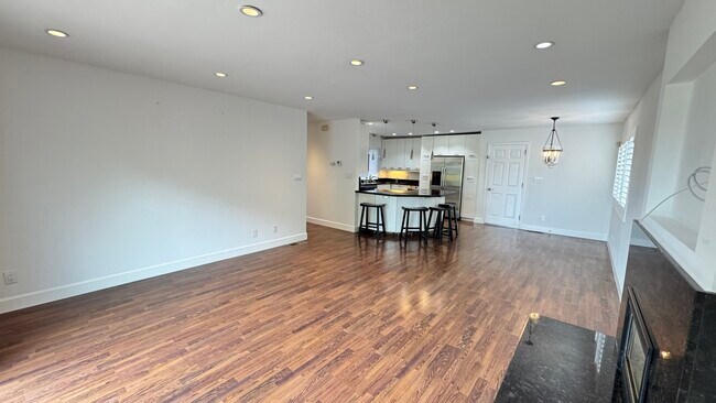 Building Photo - 1134 Manzanita Dr