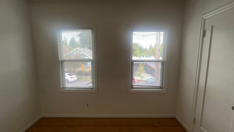 Building Photo - 5944-5948 NE 30th Ave