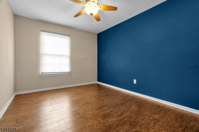 Building Photo - 19 Delavan Ct