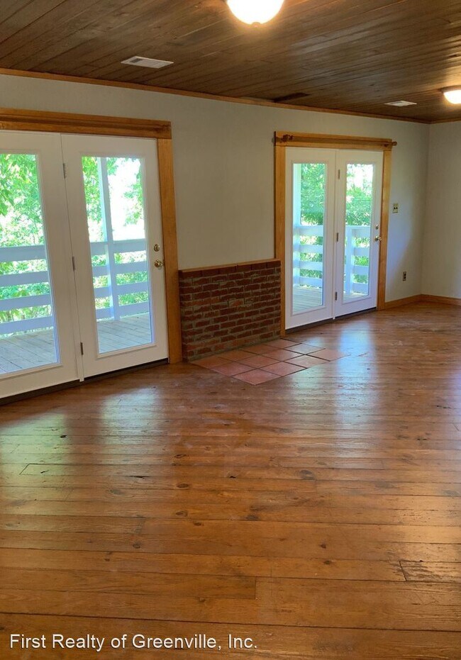 Building Photo - 2 br, 1 bath House - 296 Wagon Wheel Rd.