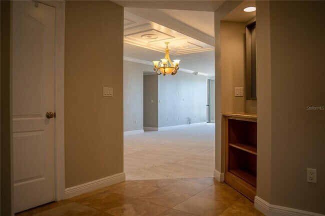 Building Photo - 1 Beach Dr SE