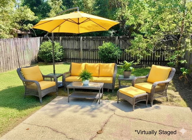 Building Photo - Two Bedroom Unit in Bustling 9 Mile Area i...