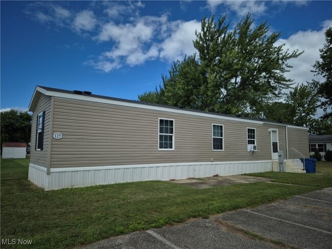 Primary Photo - 125 Cedar Brook Dr