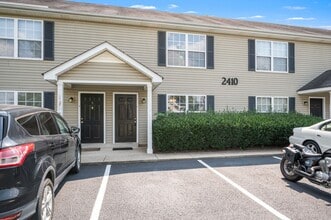 Building Photo - Hamlet Square Townhomes Unit 2410B