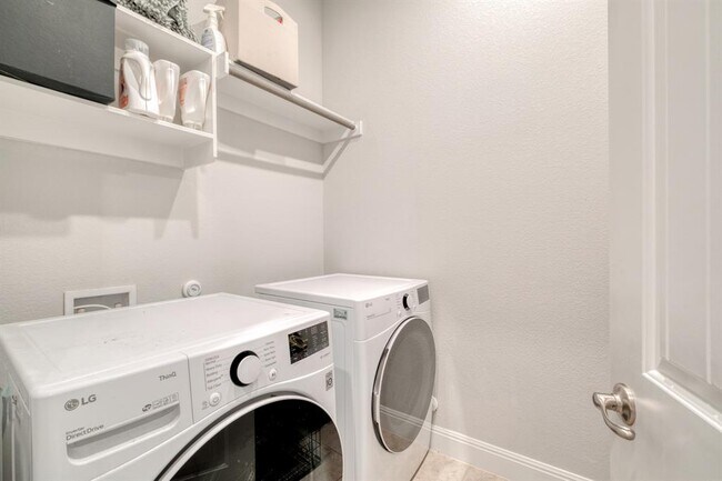 Building Photo - 18012 Leccion Dr