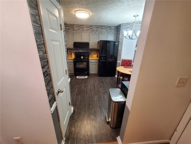 Building Photo - 2951 Lexington Trace Dr