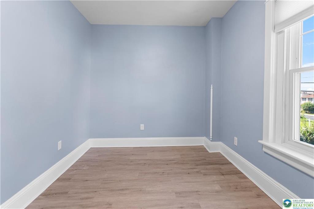 Building Photo - 413 Woodlawn Ave