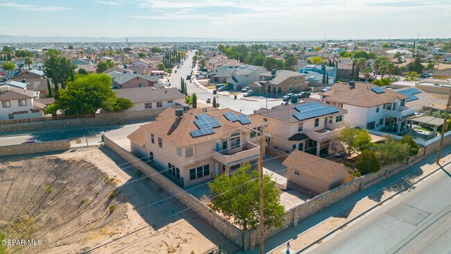 Building Photo - 695 Paseo del Mar Dr