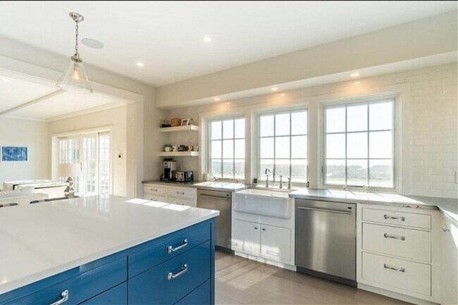 Building Photo - 30 Madequecham Valley Rd