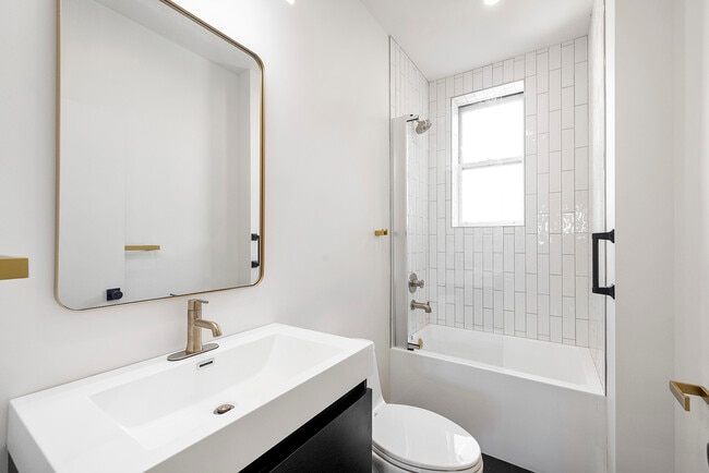 Building Photo - 232 Mallorca Way