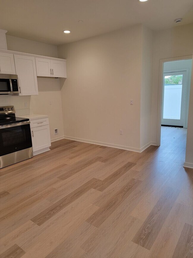 Building Photo - 9388 Olive St