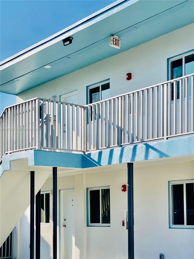 Building Photo - 1560 NW 1st Ct