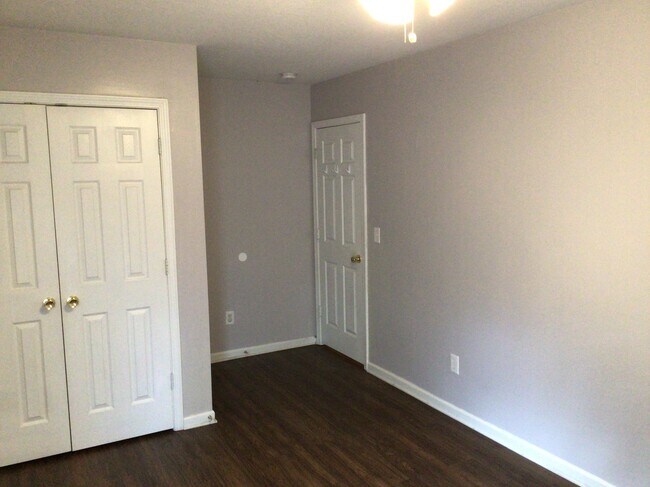 Building Photo - 2021 Sonoma Valley Drive