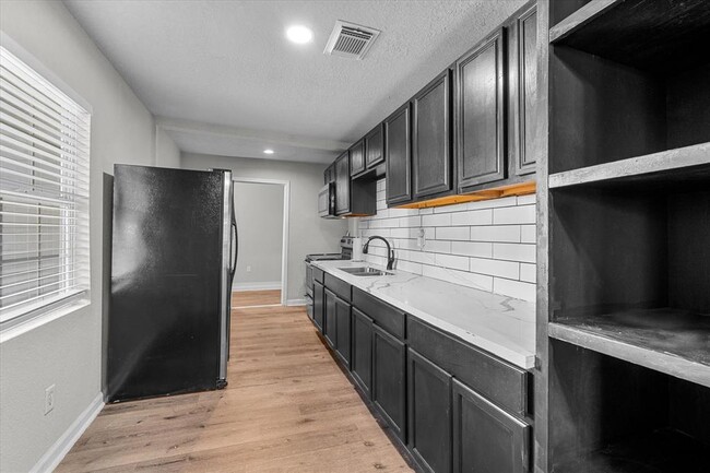 Building Photo - 5107 Dickens Rd