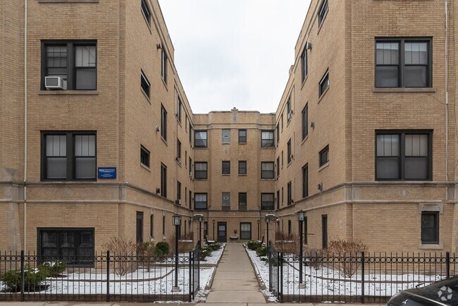 Building Photo - 2843 N Orchard St