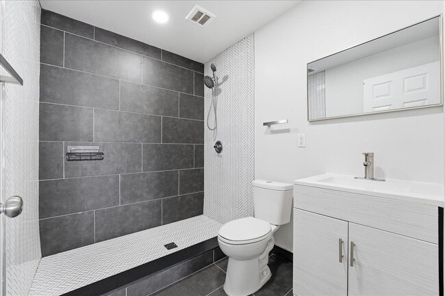 Building Photo - 225 Freeman Ave