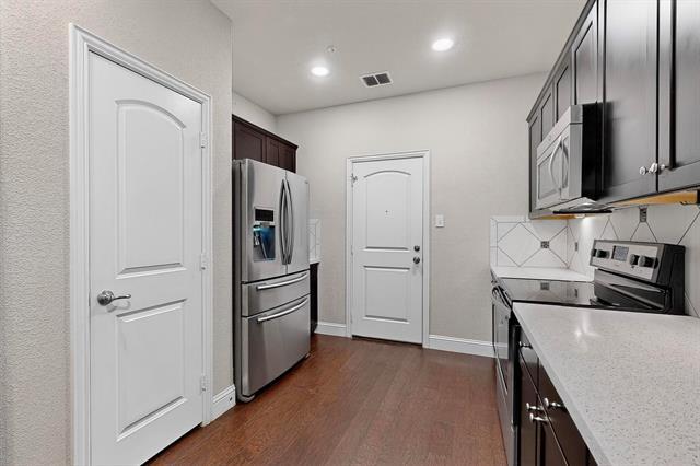 Building Photo - 2584 Jackson Dr