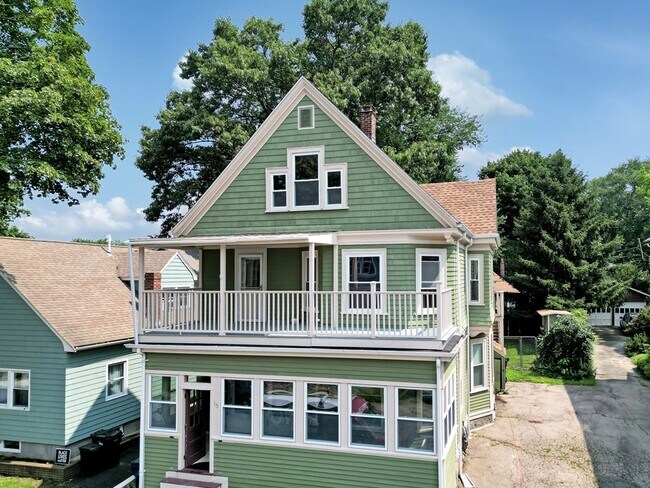 Building Photo - 15 Knoll St
