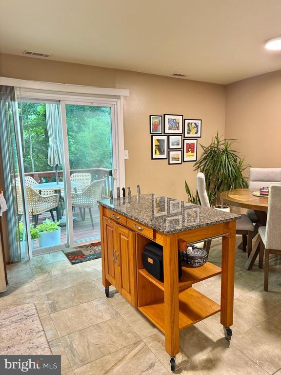 Building Photo - 5500 Woodlawn Manor Ct