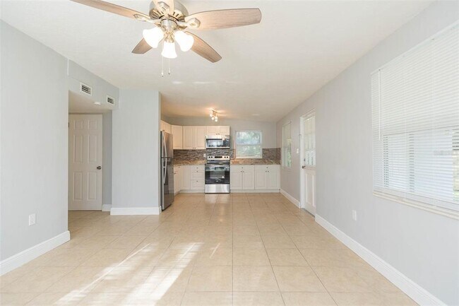 Building Photo - 7113 Parison Dr