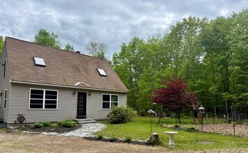 Building Photo - Sunny & Spacious 4 bedroom home