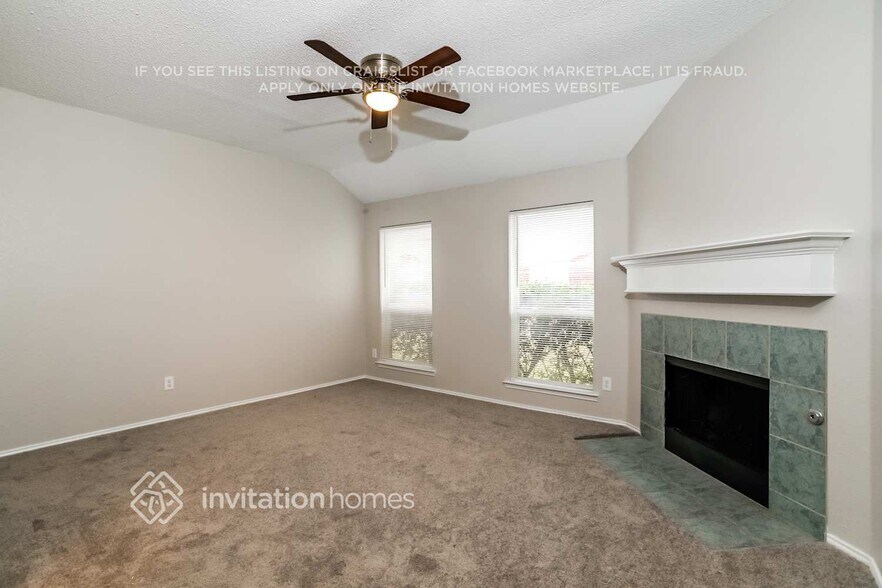 Building Photo - 9999 Buckingham Ln