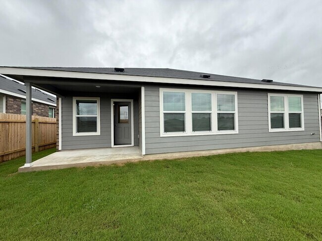 Building Photo - 117 Alamito Ave