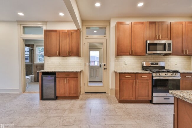 Building Photo - 67 W Laurel St