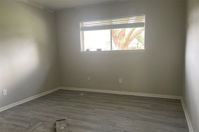 Building Photo - 1811 Hanbury Ct